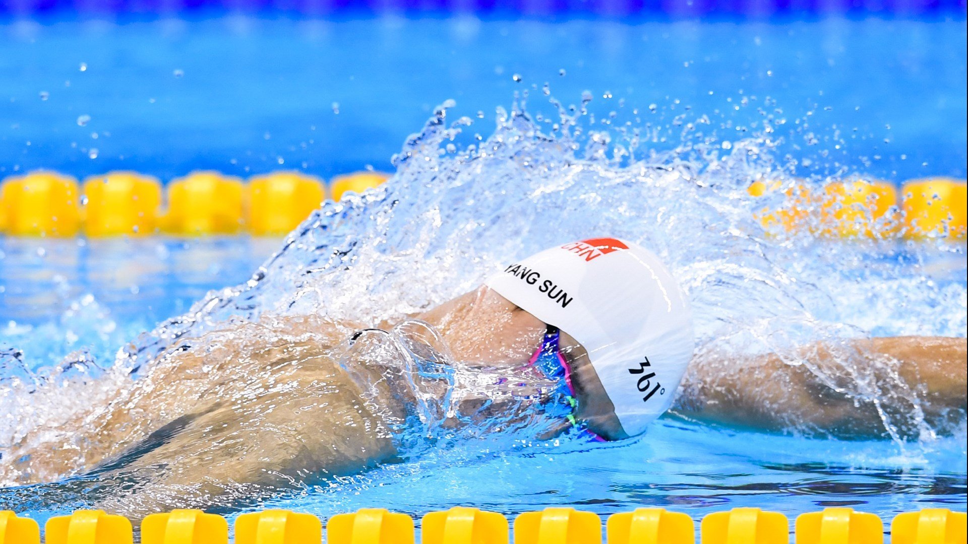 年轻球员留洋尝试增加国际舞台经验宝贵，留洋球员的英语水平