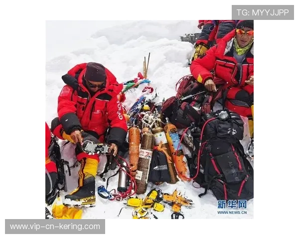 中国登山队在国际比赛中夺金增光，中国登山队再次登上素有地球