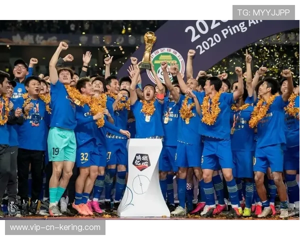 国米劳塔罗中路插上弧线球破门全场起立欢呼 国米劳塔罗中路插上弧线球破门全场起立欢呼